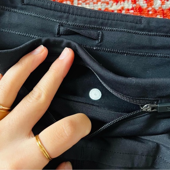 Lululemon speed up shorts - Picture 4 of 4